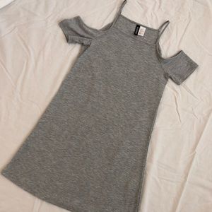♡H&M COLD SHOULDER MINI DRESS♡